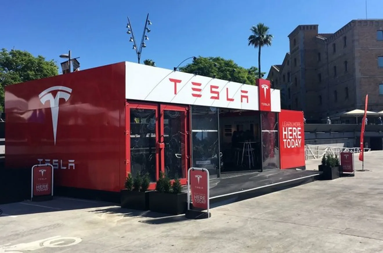 Tesla Pop-up Store