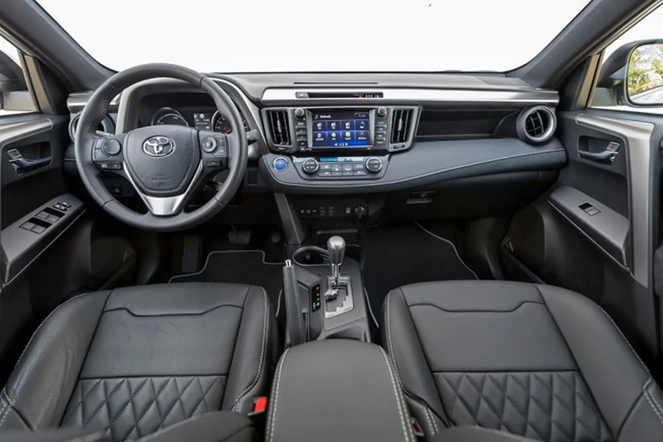Toyota RAV4 Hybrid Feel! Edition - interior