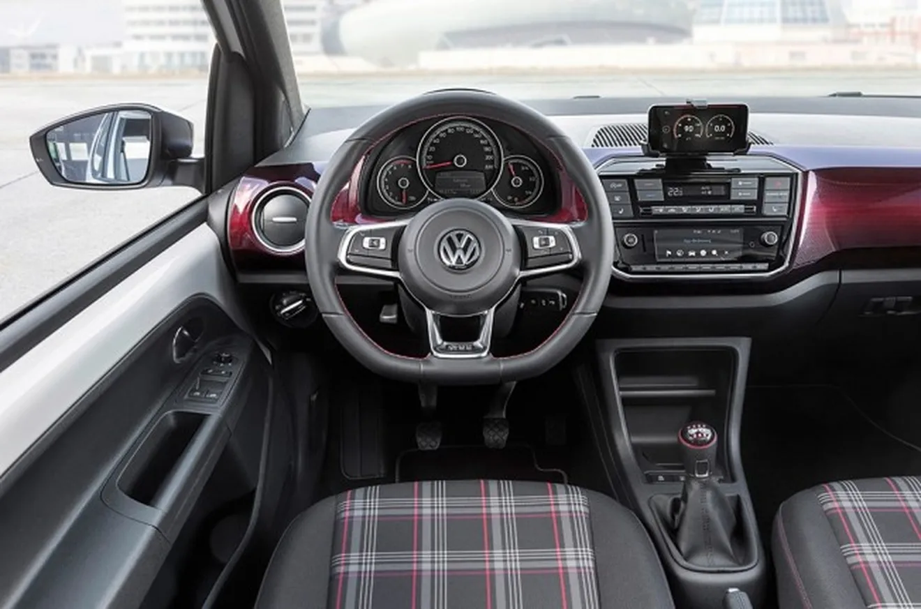 Volkswagen Up! GTI 2018 - interior