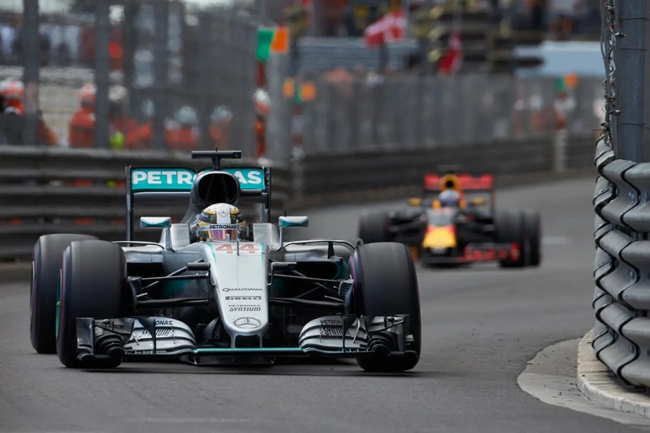 Lewis Hamilton: "Estoy convencido de que algún piloto acariciará el muro"