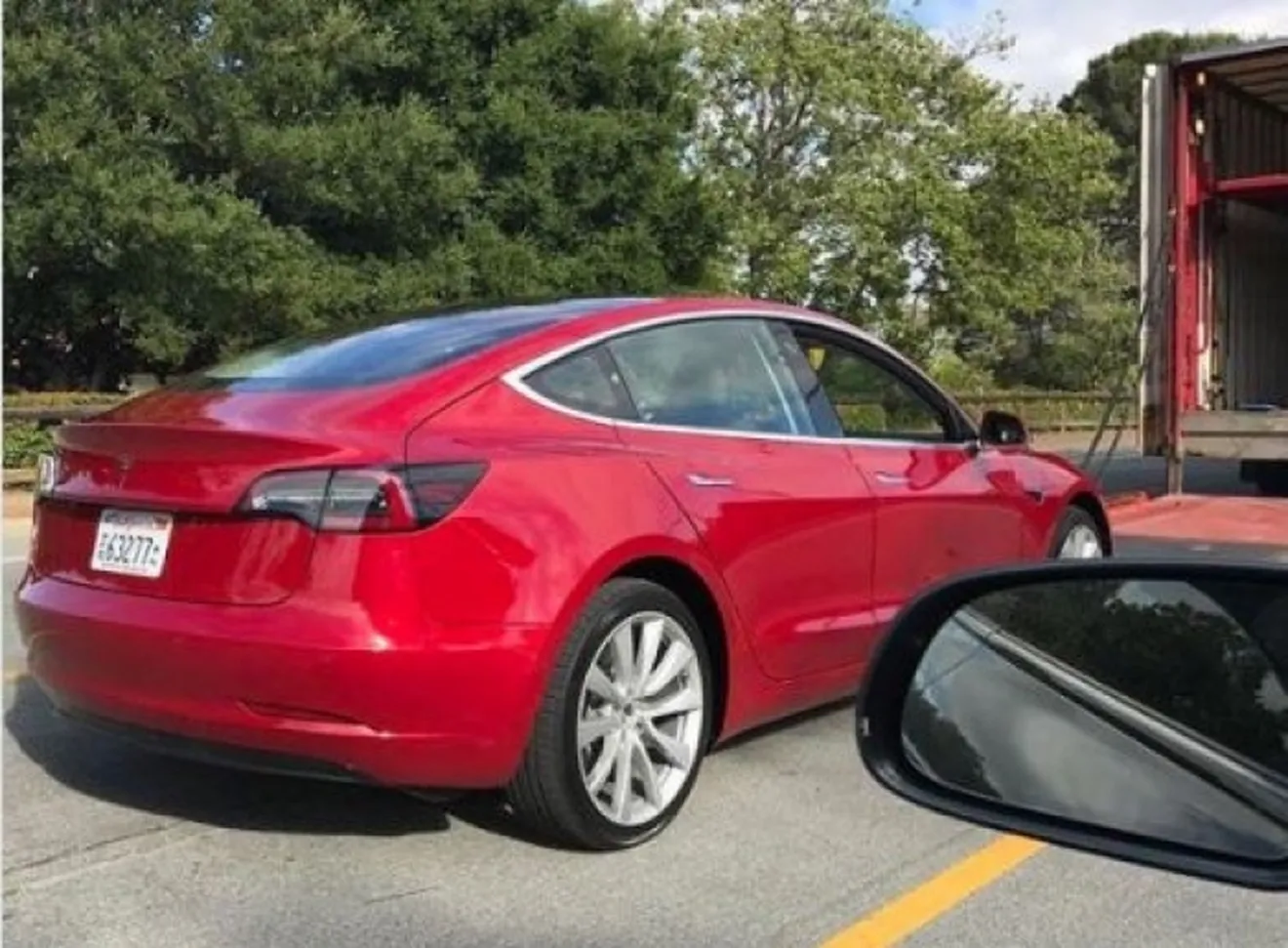 Descubiertos cerca de 100 prototipos del Tesla Model 3 realizando pruebas en Ohio