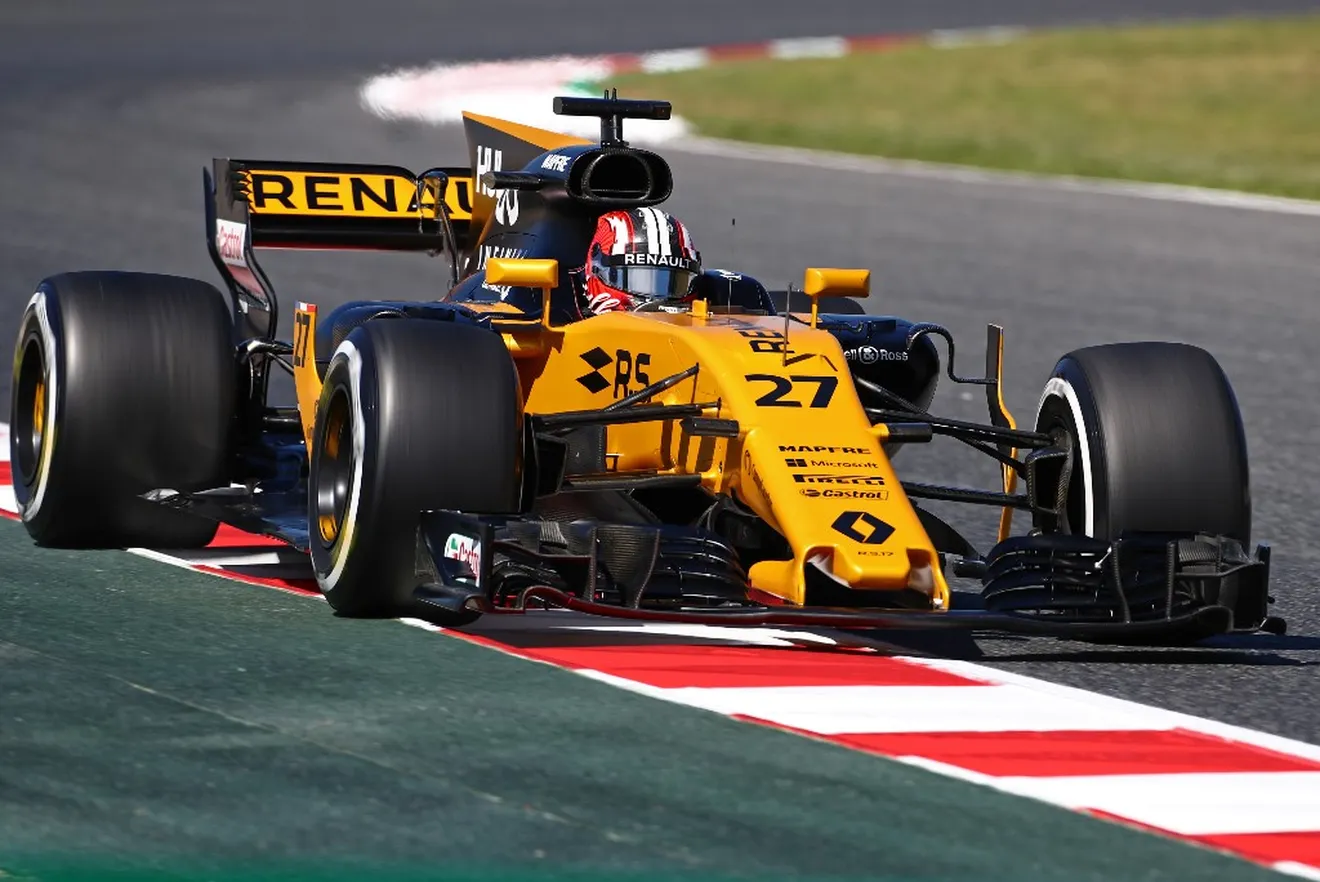 Gran primer día de Renault, que pisa los talones a Red Bull