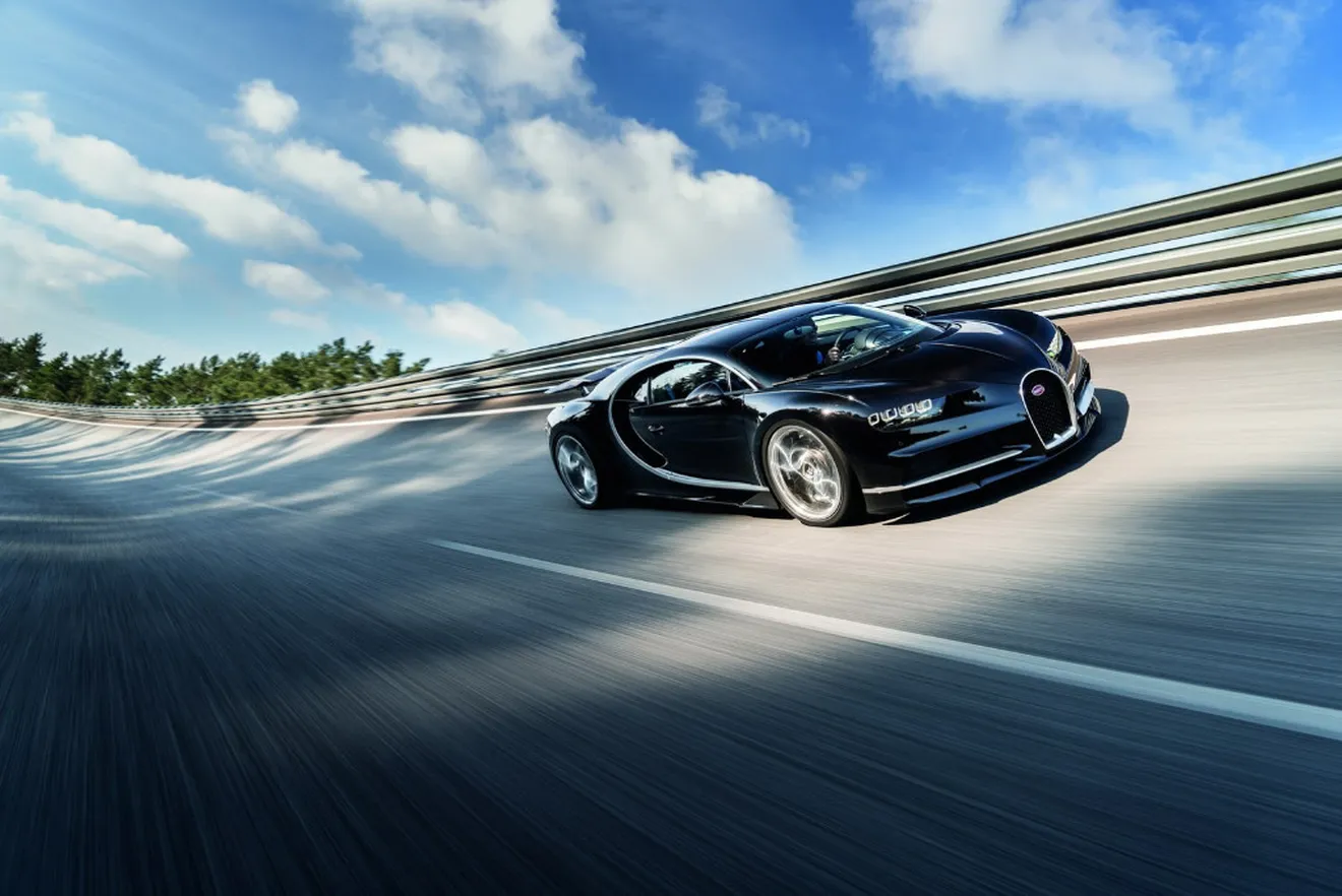 El Bugatti Chiron no alcanza 450 km/h porque sus neumáticos no soportan esa velocidad