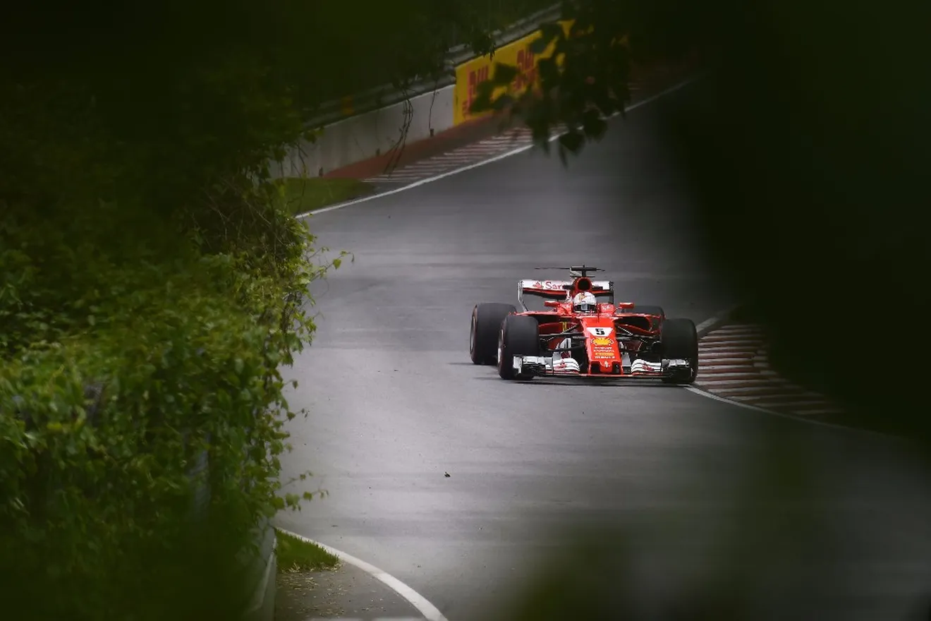 Ferrari apunta a la pole, con Mercedes al acecho