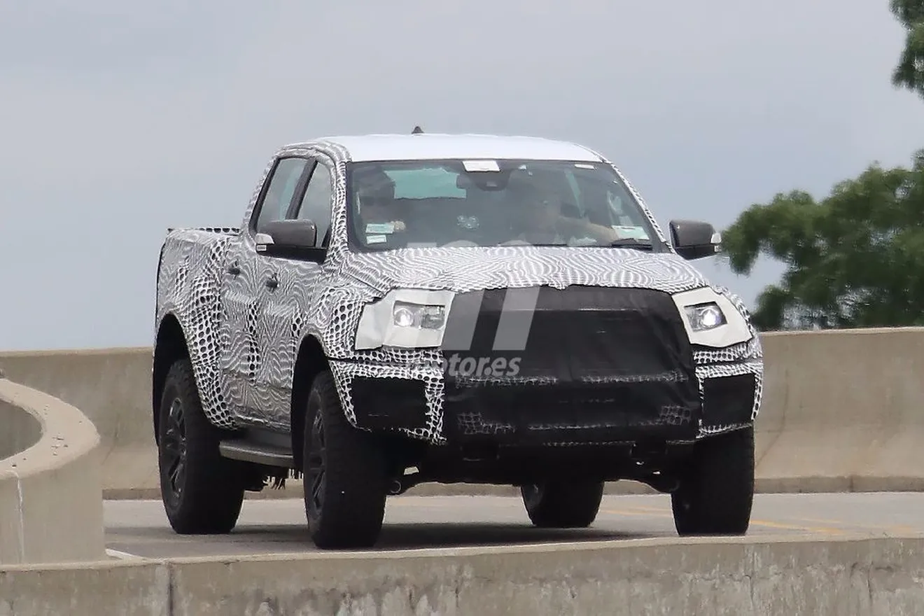 Ford Ranger Raptor: cazada la nueva versión off road radical del pick up global