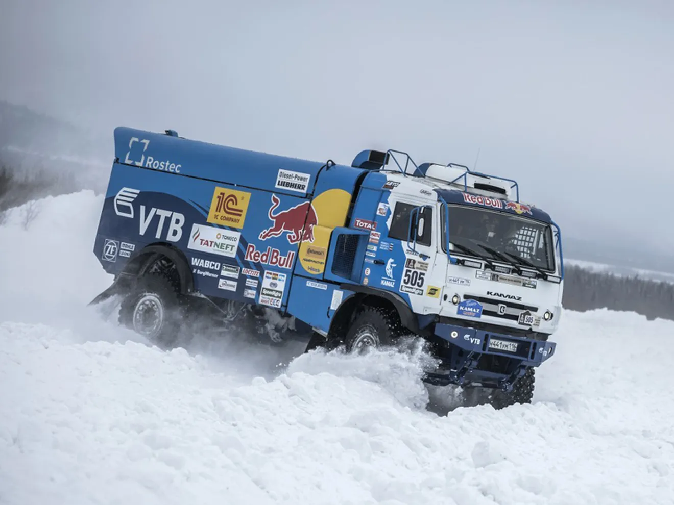 El Kamaz 4326 cambia la arena del Dakar por la nieve