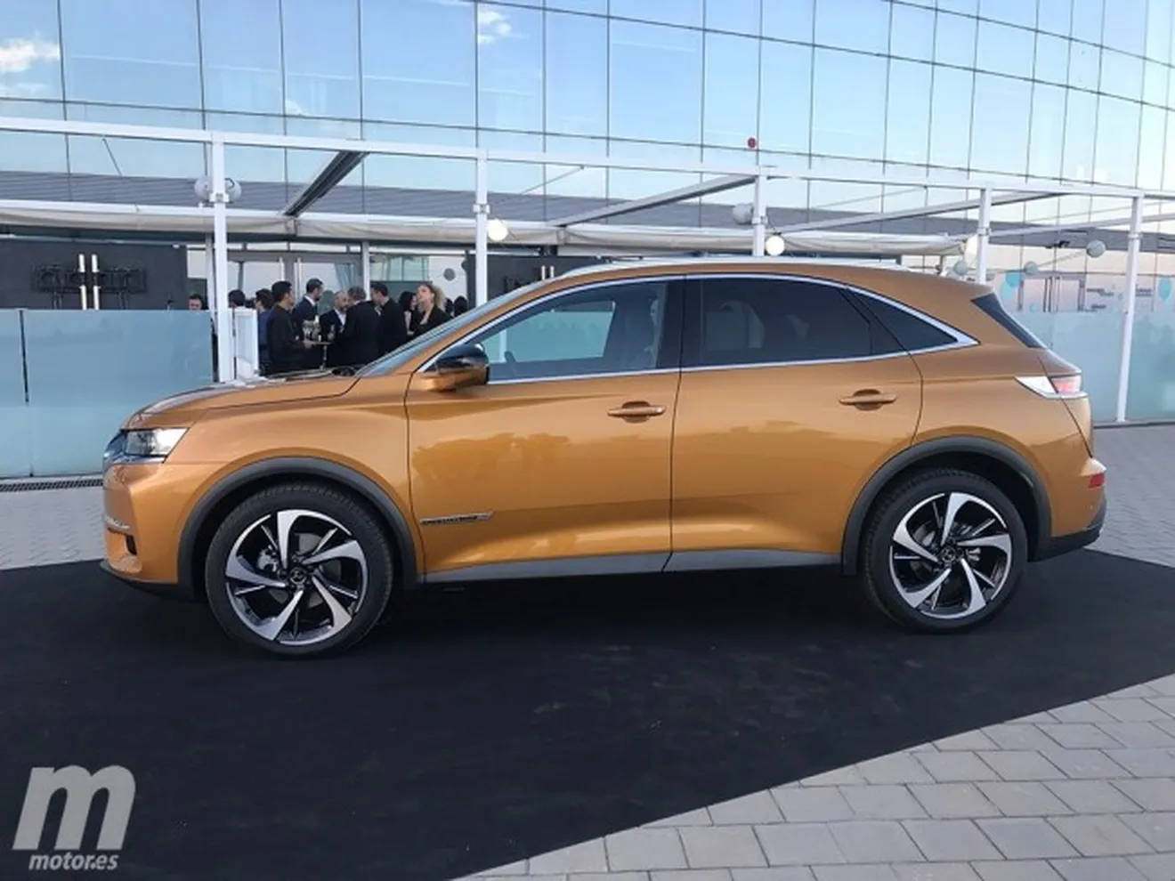 DS 7 Crossback - lateral