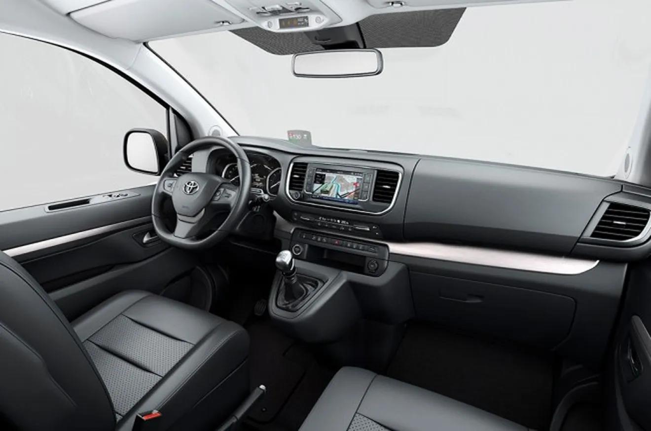 Toyota ProAce Verso VIP 2017 - interior