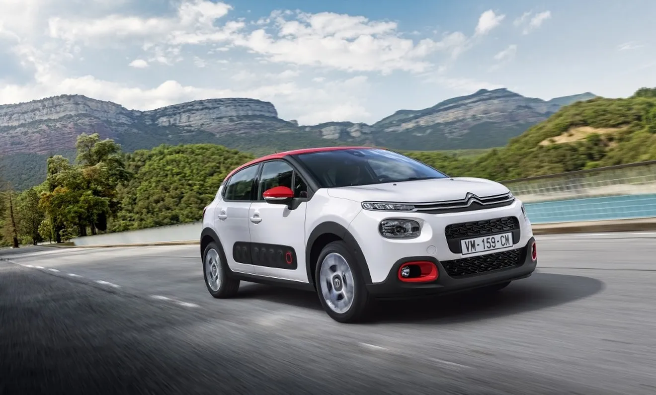 Francia - Mayo 2017: Citroën C3 y Renault Scenic, en su mejor momento