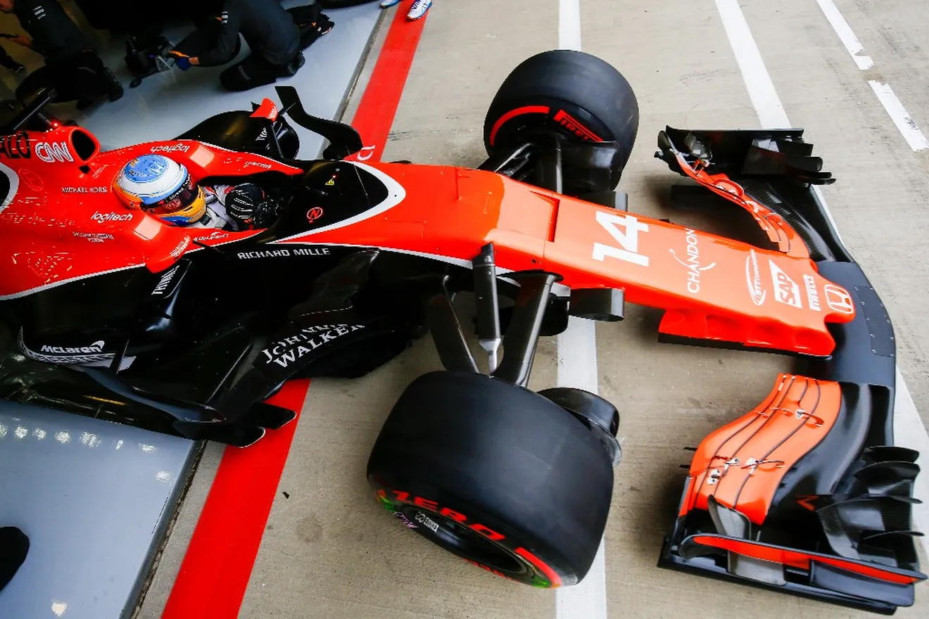 Alonso pide a McLaren una decisión rápida sobre el motor de 2018