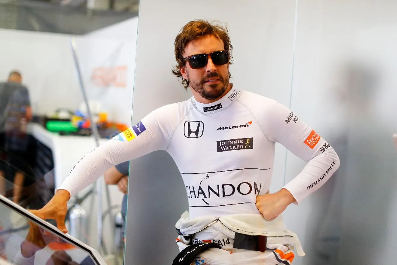 Alonso, obligado a volver al motor 'Spec 2' tras un fallo en el nuevo motor Honda