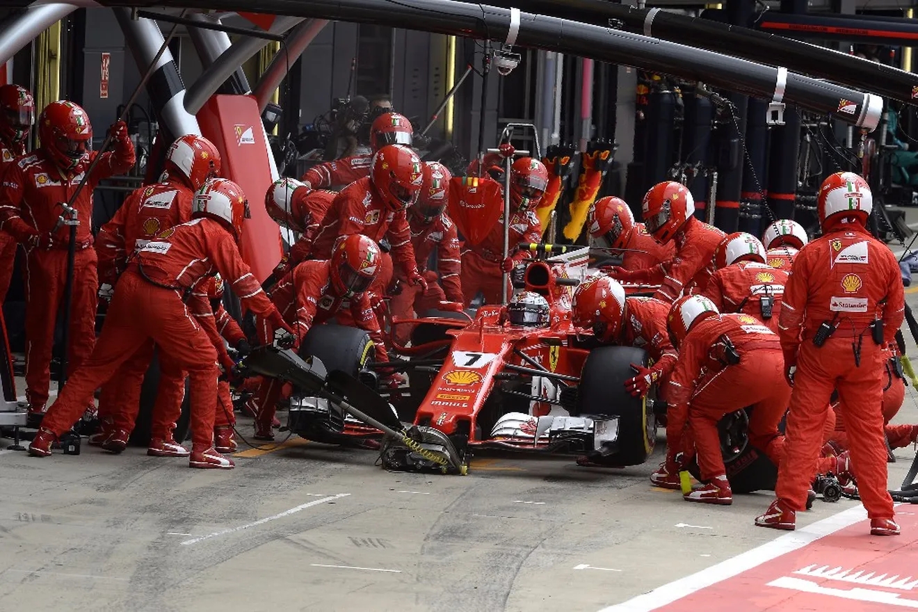 Pirelli achaca el fallo del neumático de Räikkönen a un "elemento externo"