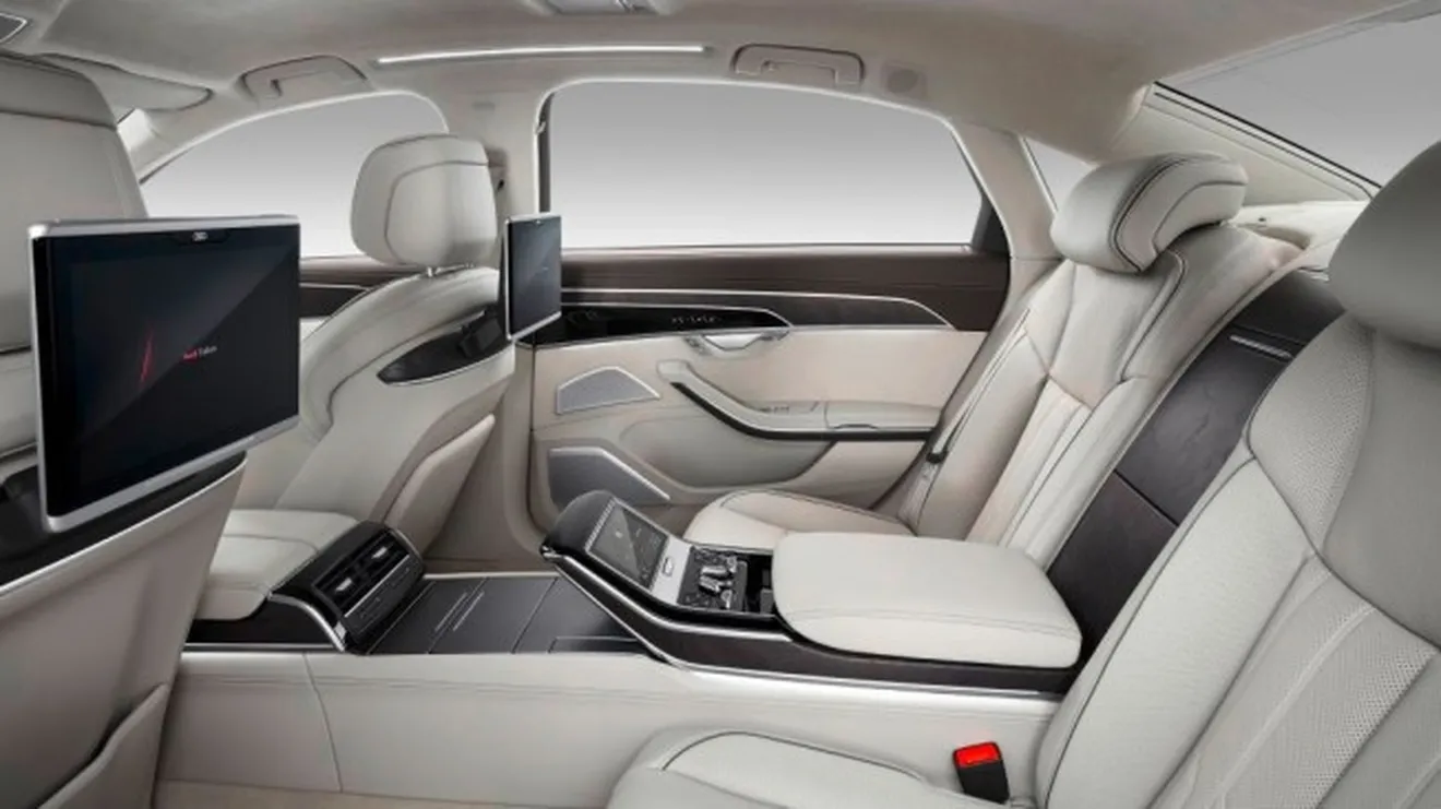 Audi A8 2018 - interior