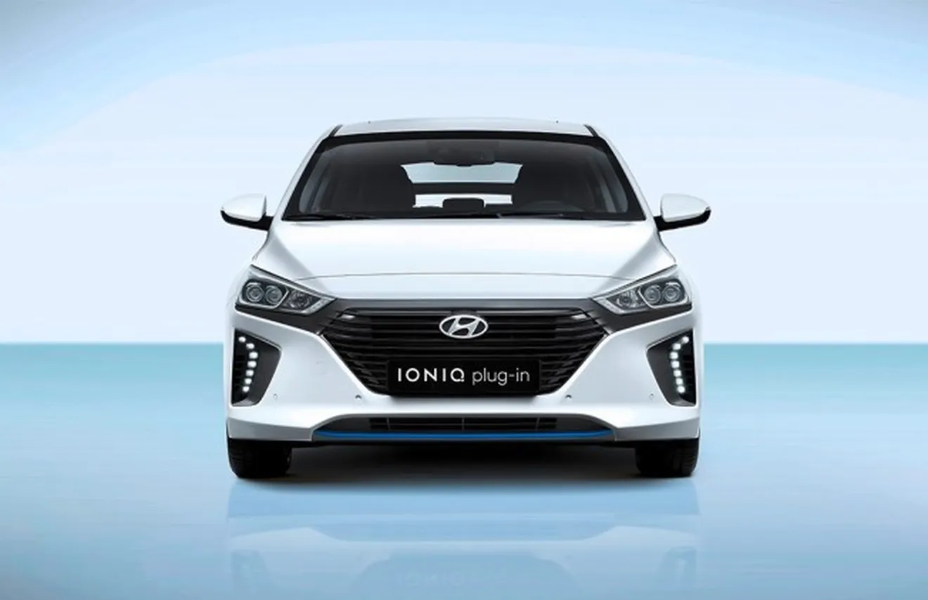 Hyundai IONIQ Plug-in Hybrid 2017 - frontal