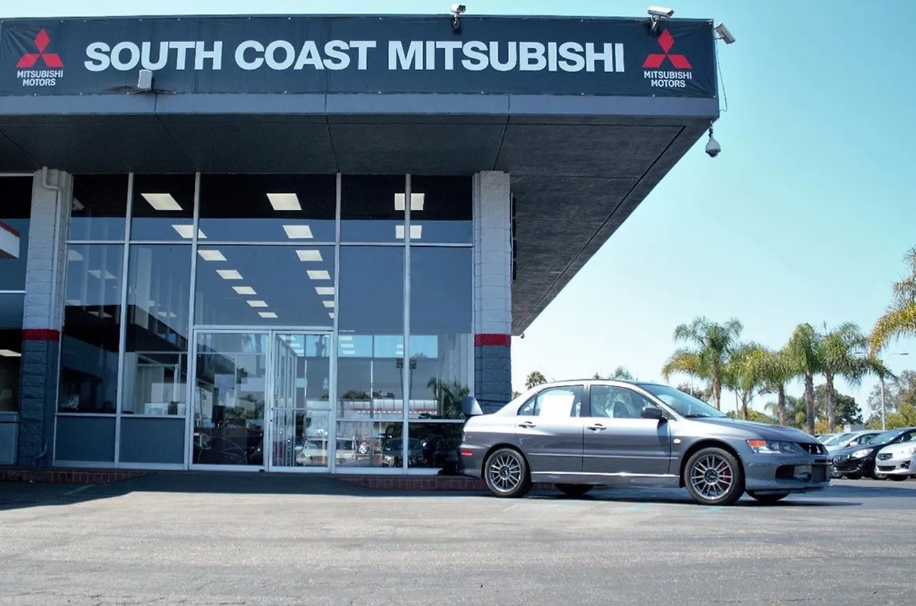¿Buscas un Mitsubishi Lancer Evo VIII? En eBay venden uno con solo 15 km