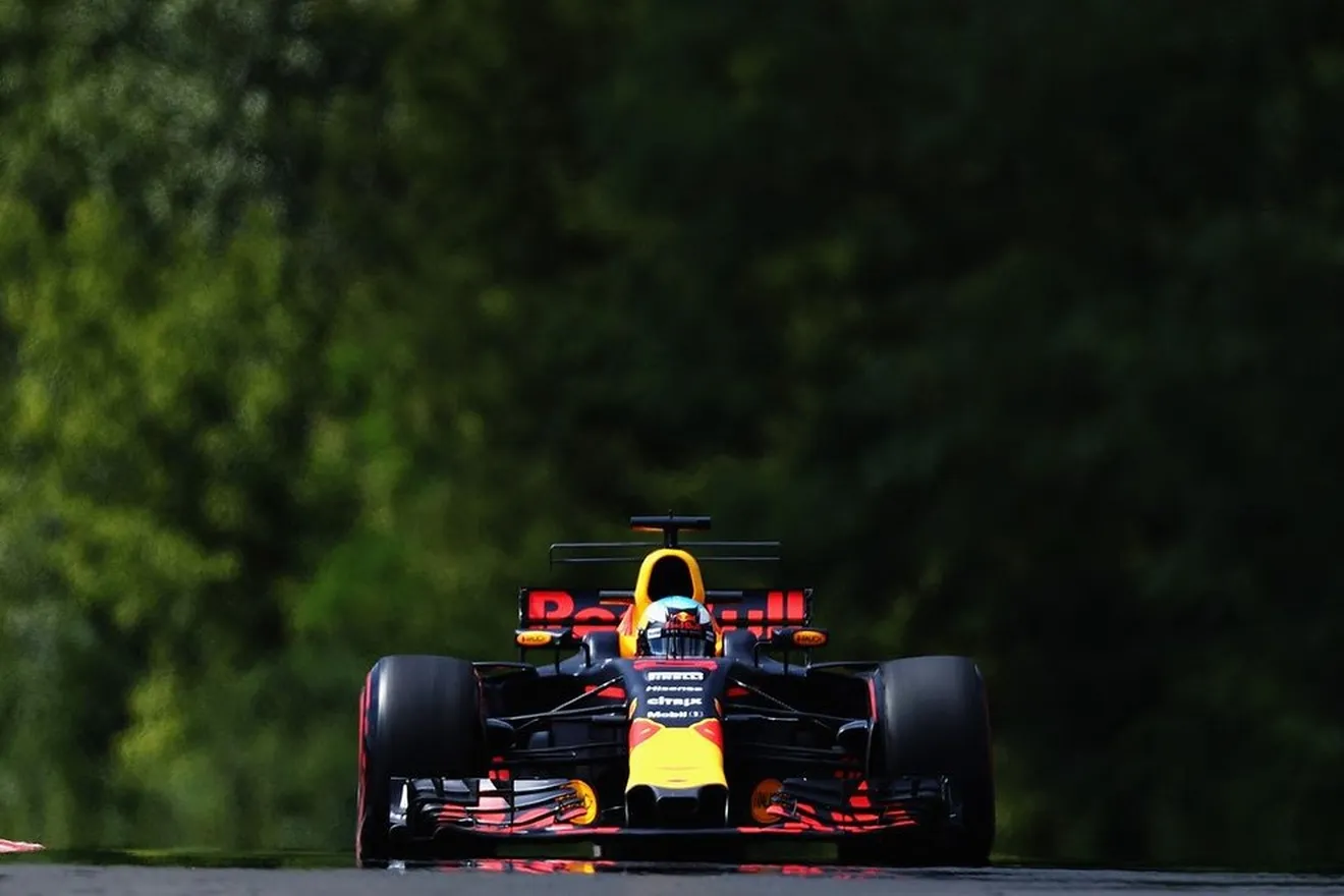 Red Bull amenaza el récord con Ricciardo; buenas sensaciones de McLaren