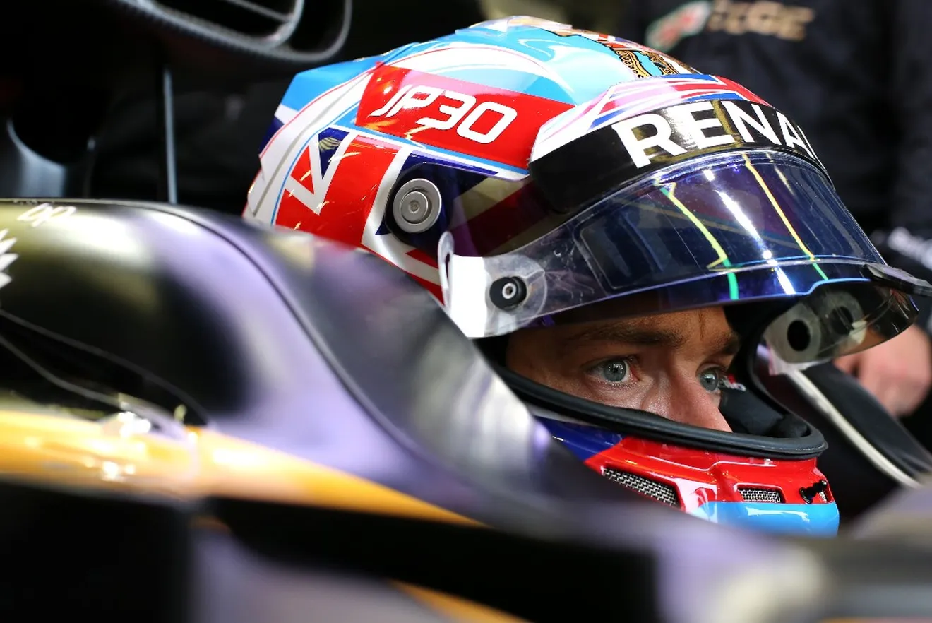 Renault rechaza "por completo" el rumor de la sustitución de Palmer por Sainz