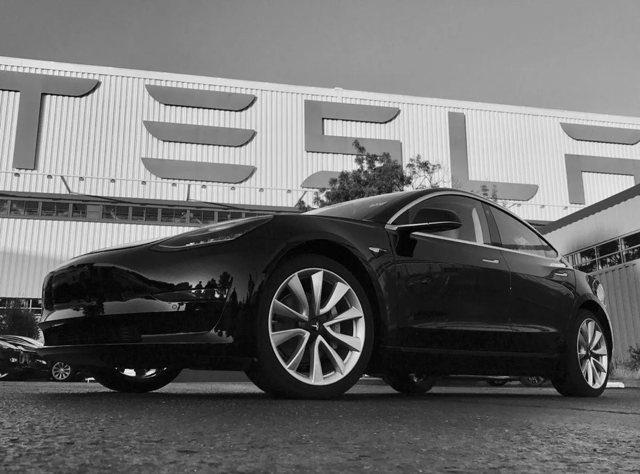 Las primeras imágenes del Tesla Model 3 definitivo de producción