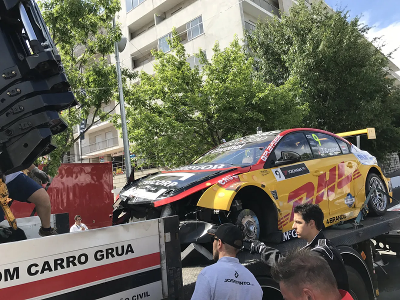 La FIA investiga el accidente de Tom Coronel en Vila Real