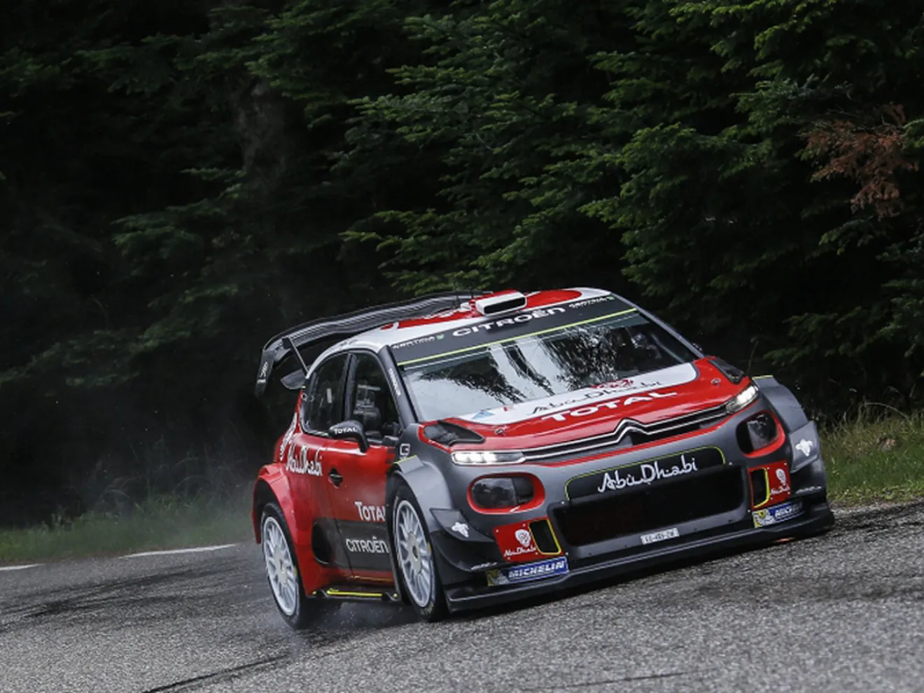 Sébastien Loeb también pilotará el C3 WRC en tierra