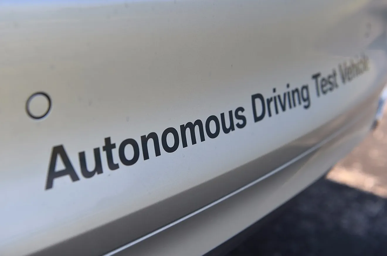BMW, FCA, Intel y Mobileye desarrollarán una plataforma de conducción autónoma