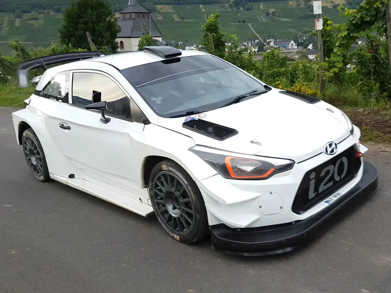Hyundai prepara el Rally de Alemania con un nuevo test