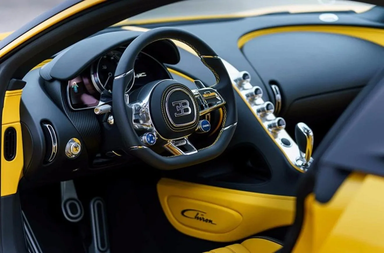 Bugatti Chiron - interior