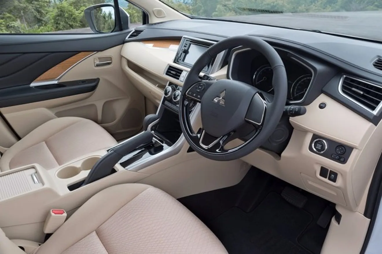 Mitsubishi Xpander 2018 - interior
