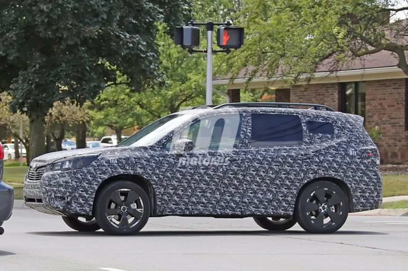 Subaru Forester 2019 - foto espía lateral