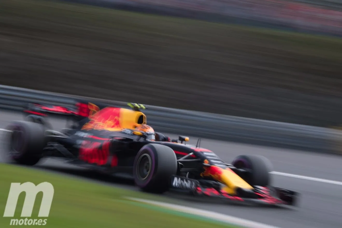 Verstappen y Ricciardo rezan a la lluvia para tener posibilidades en carrera