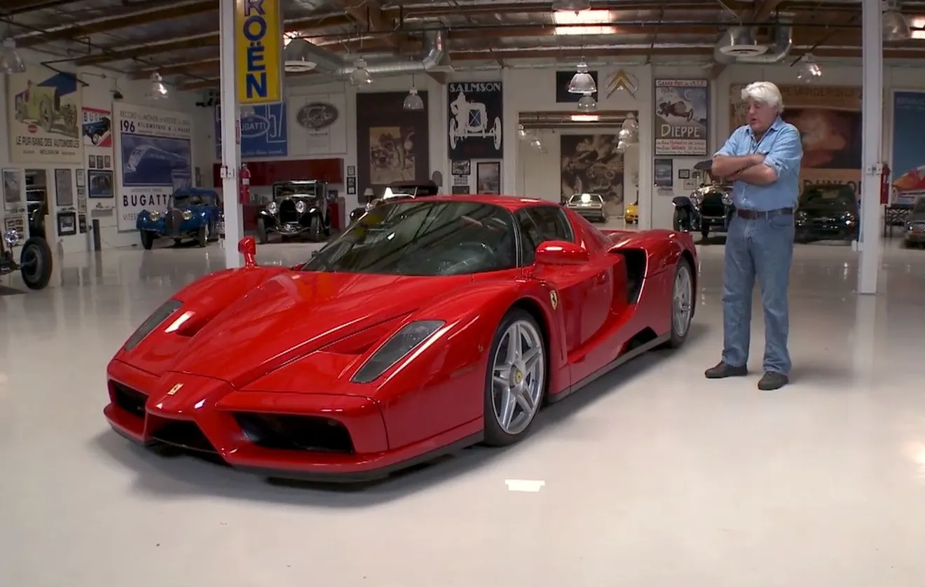 Jay Leno prueba el Ferrari Enzo con percance incluido