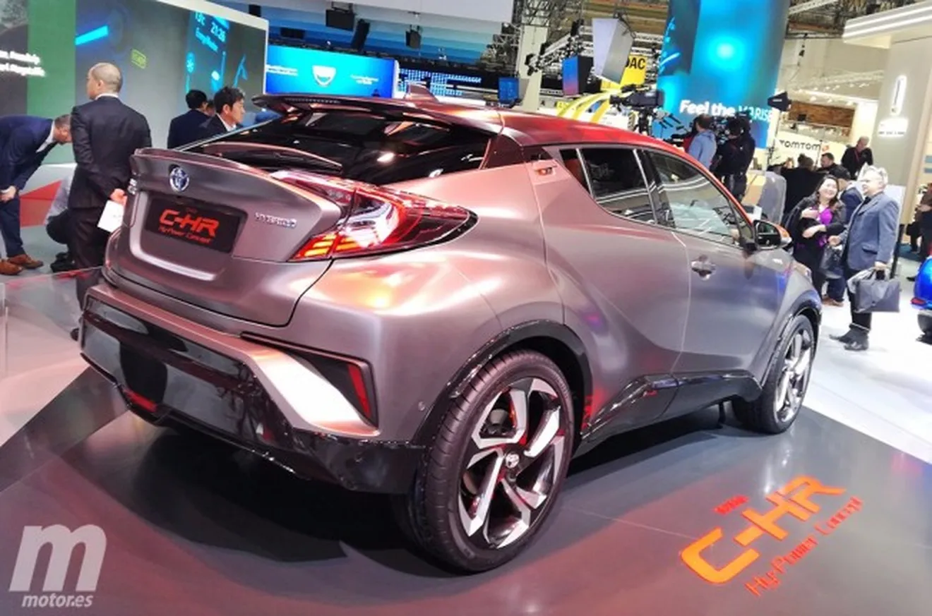 Toyota C-HR Hy-Power Concept - posterior