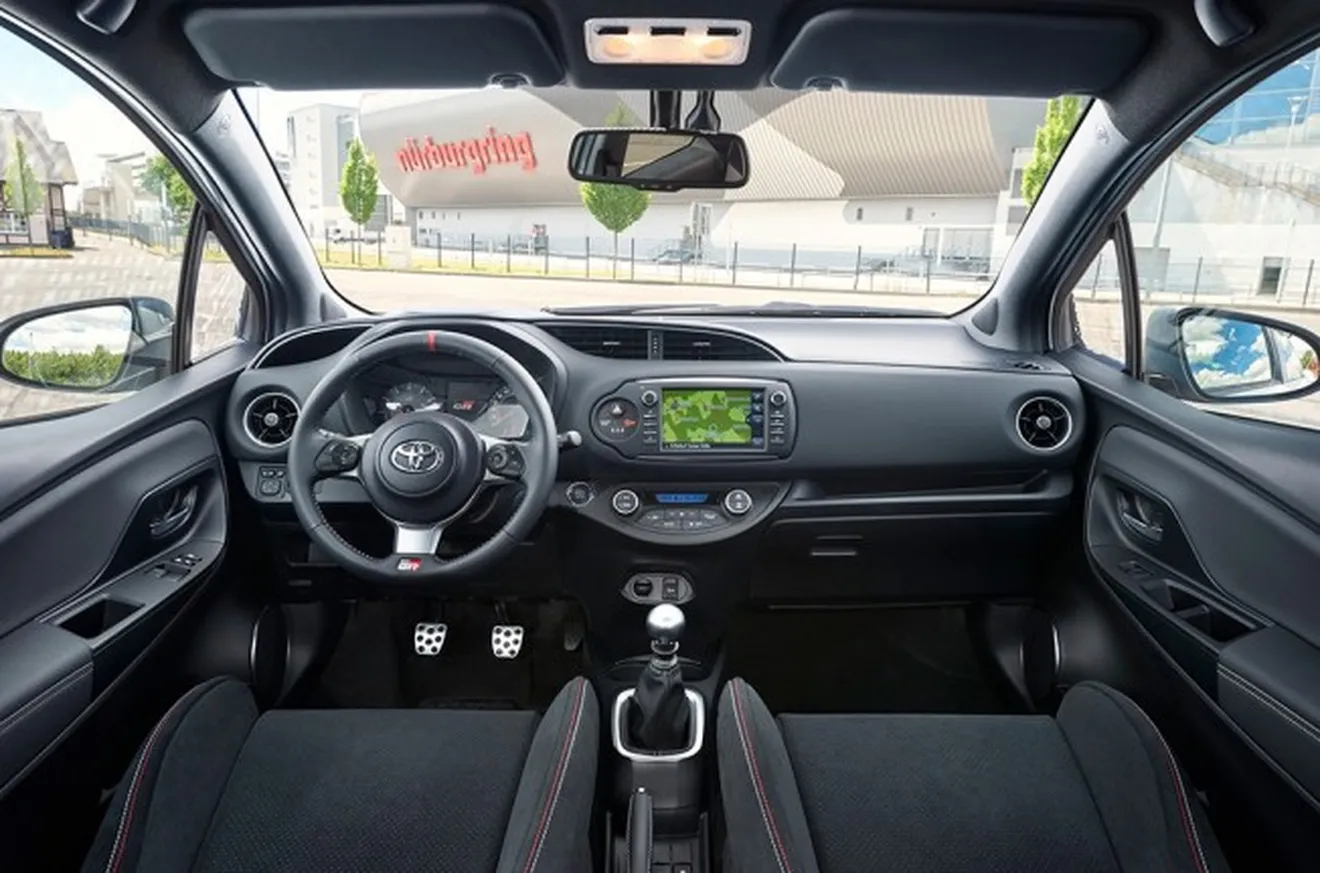 Toyota Yaris GRMN 2018 - interior