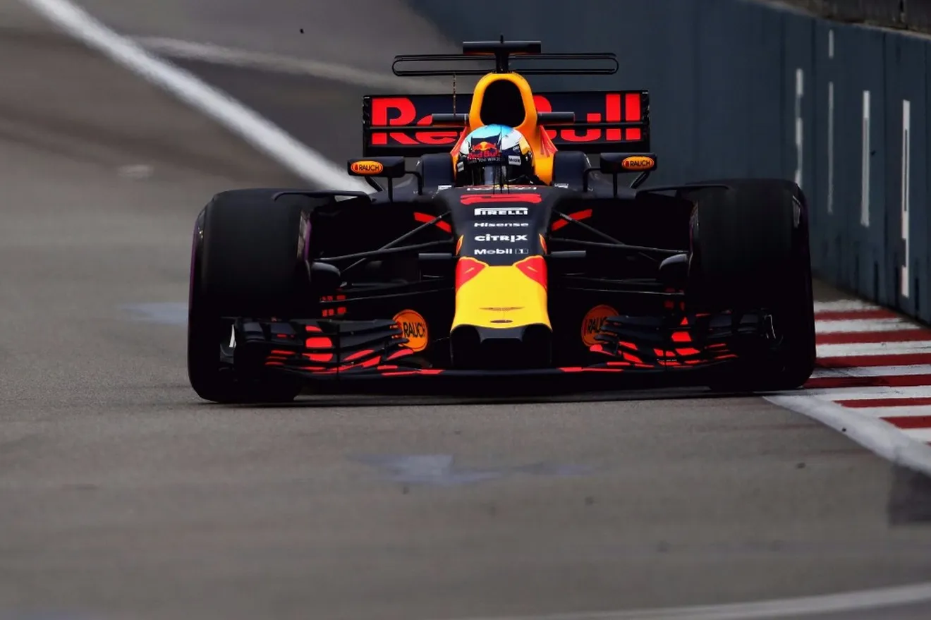 Red Bull reitera su dominio con récord del circuito para Ricciardo