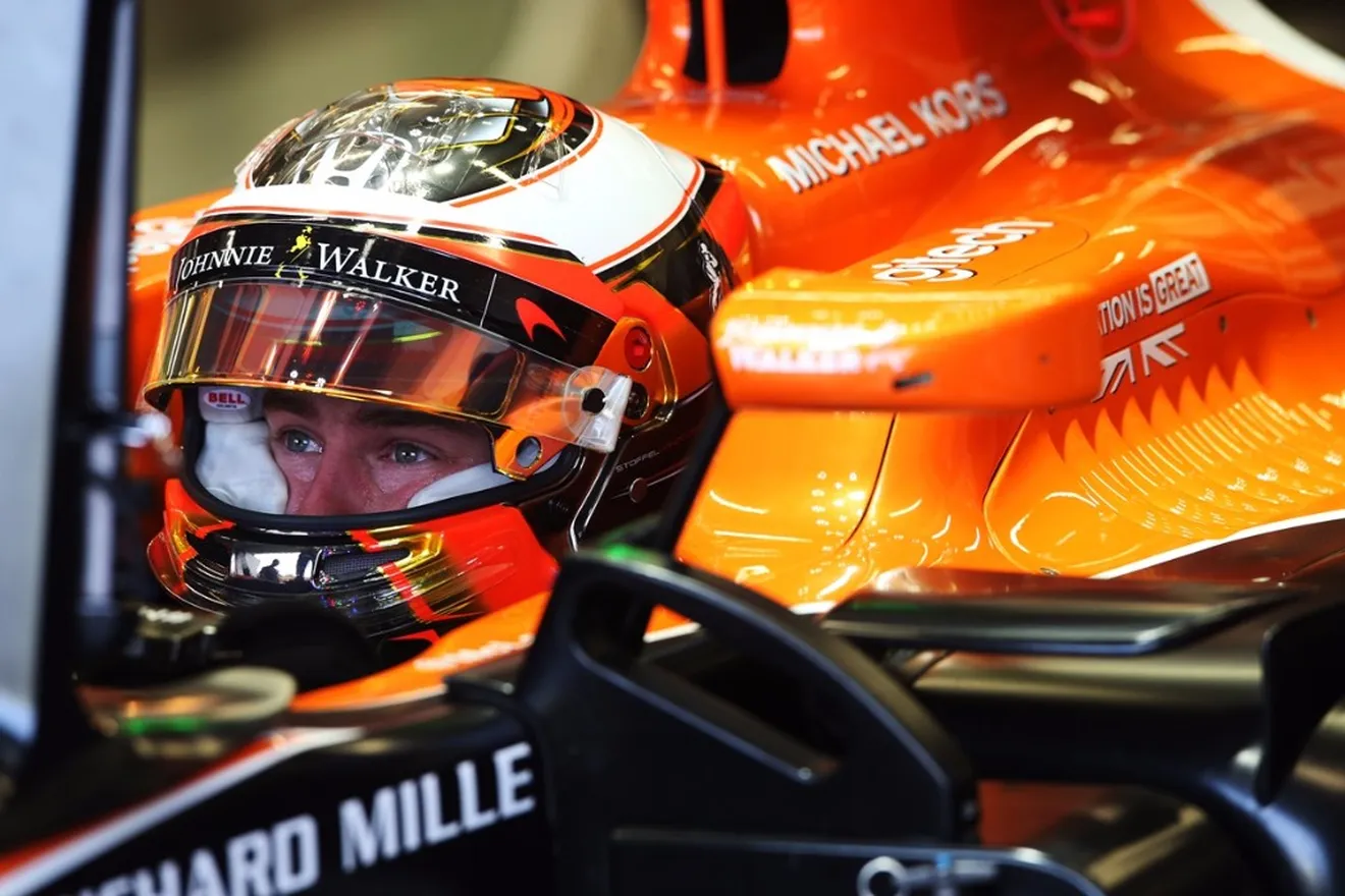 Vandoorne: "McLaren luchará por las tres primeras posiciones en 2018"