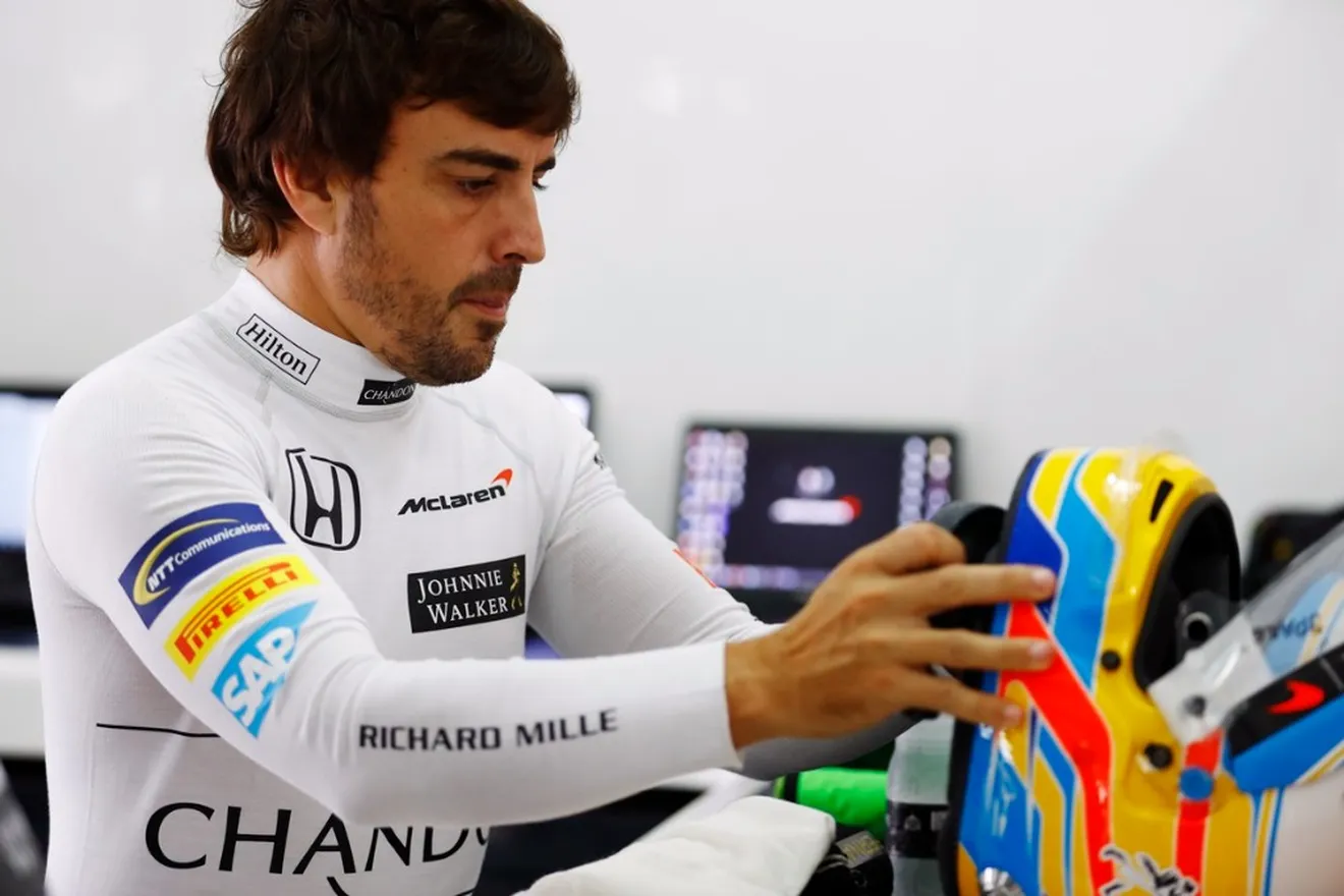 Alonso lucirá en Austin casco y botas con los colores que usó en la IndyCar