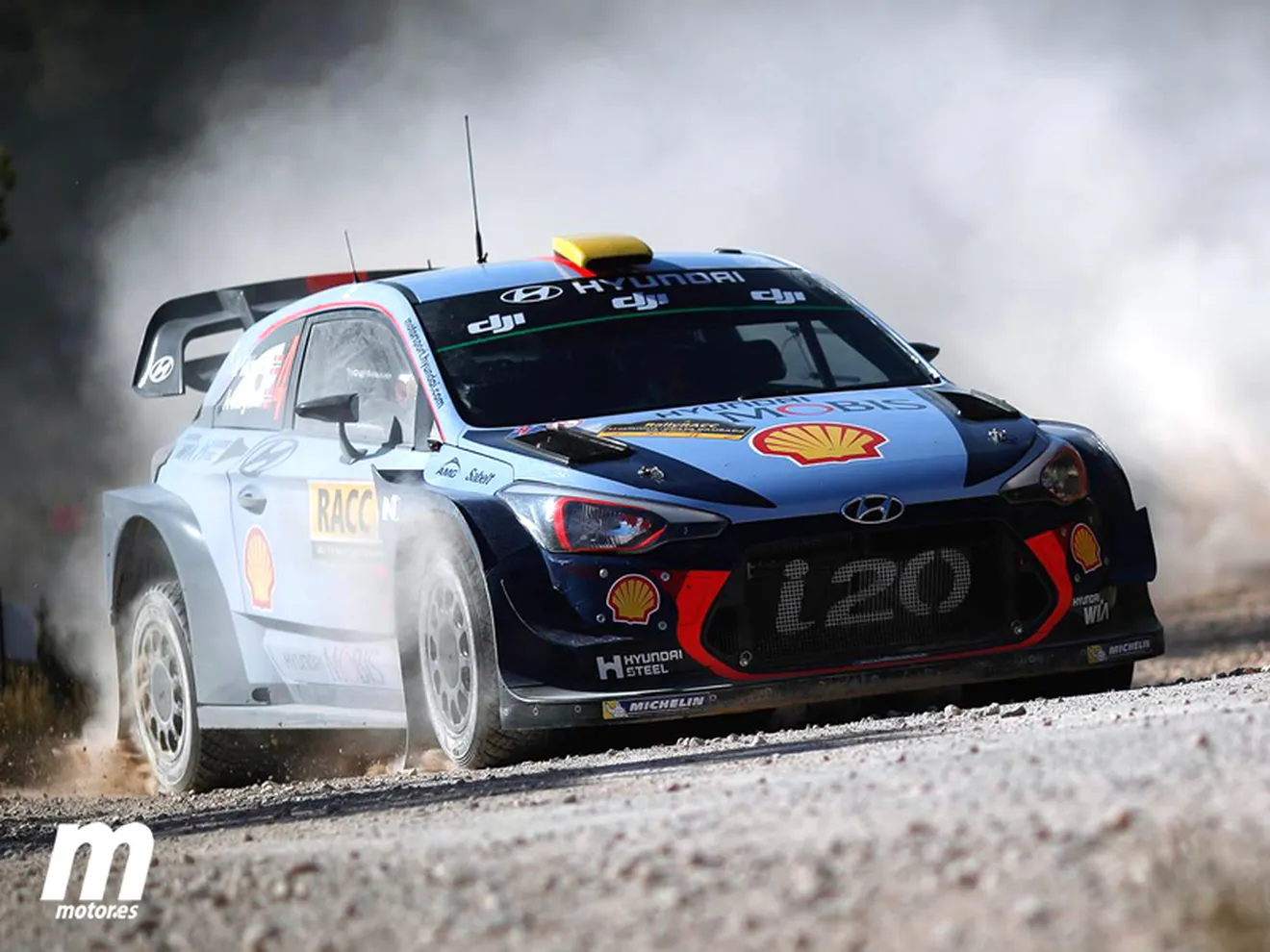 Mikkelsen aguanta el ataque de Ogier en el Rally RACC