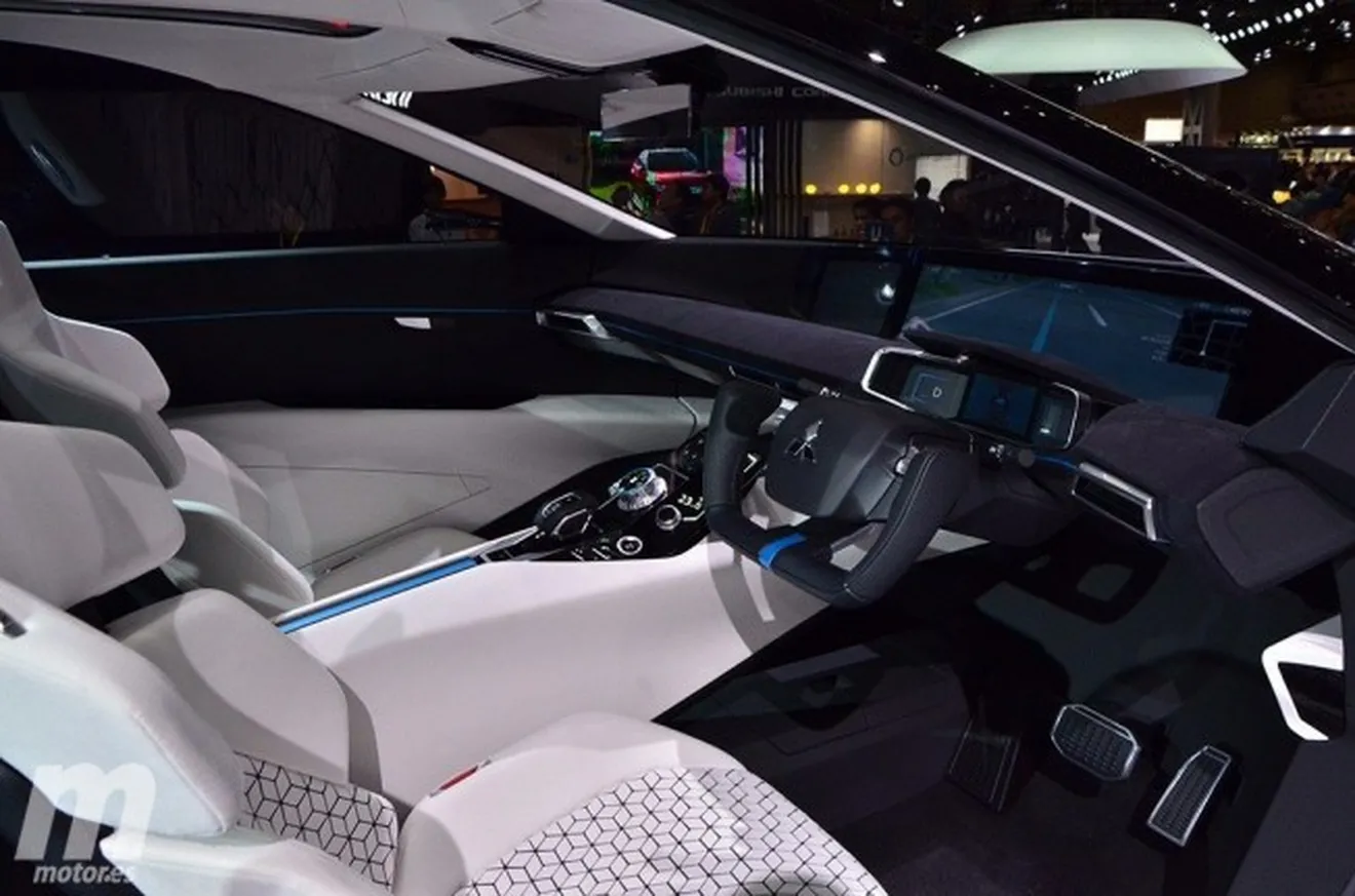 Mitsubishi e-Evolution Concept - interior