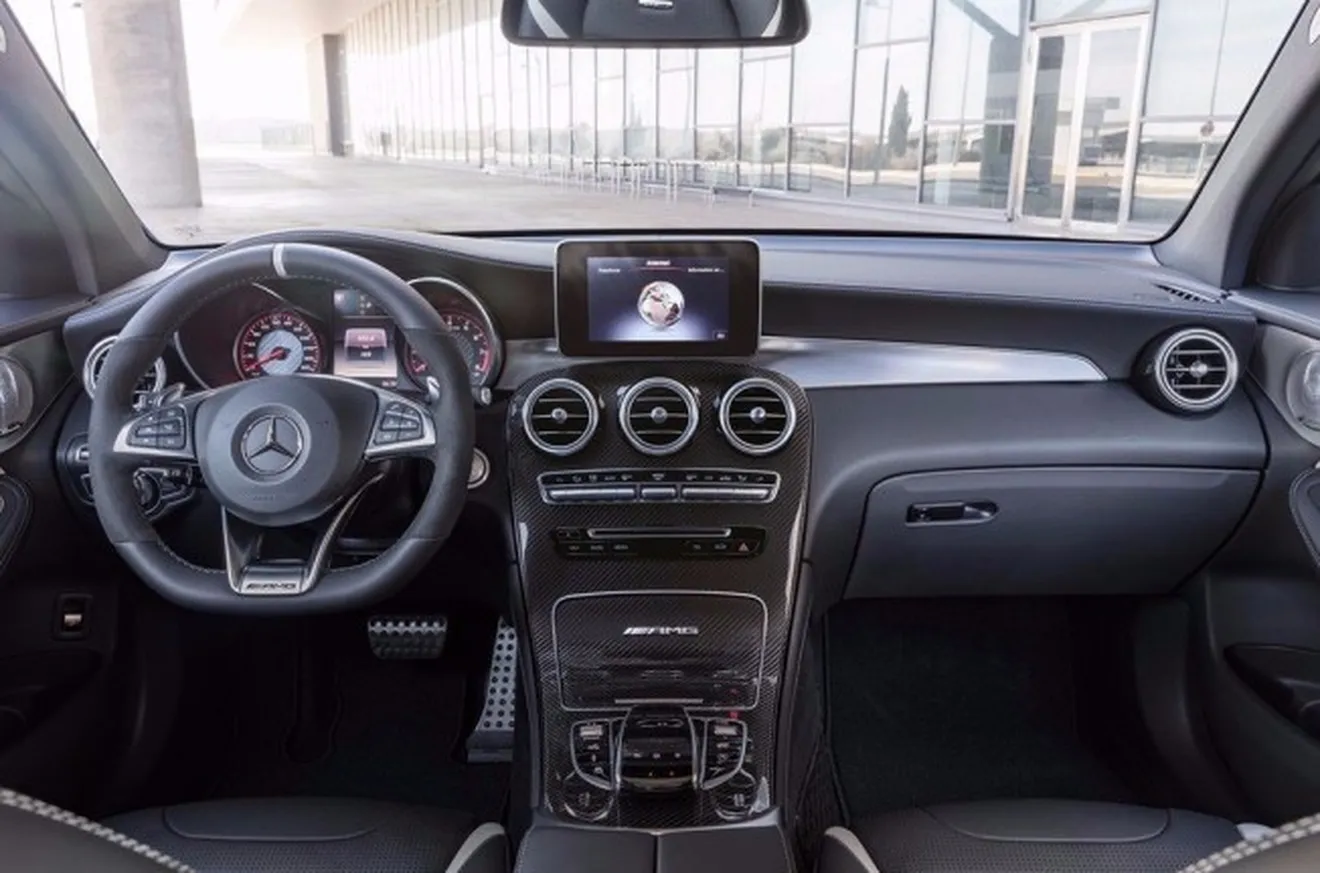 Mercedes-AMG GLC 63 S 4MATIC+ - interior