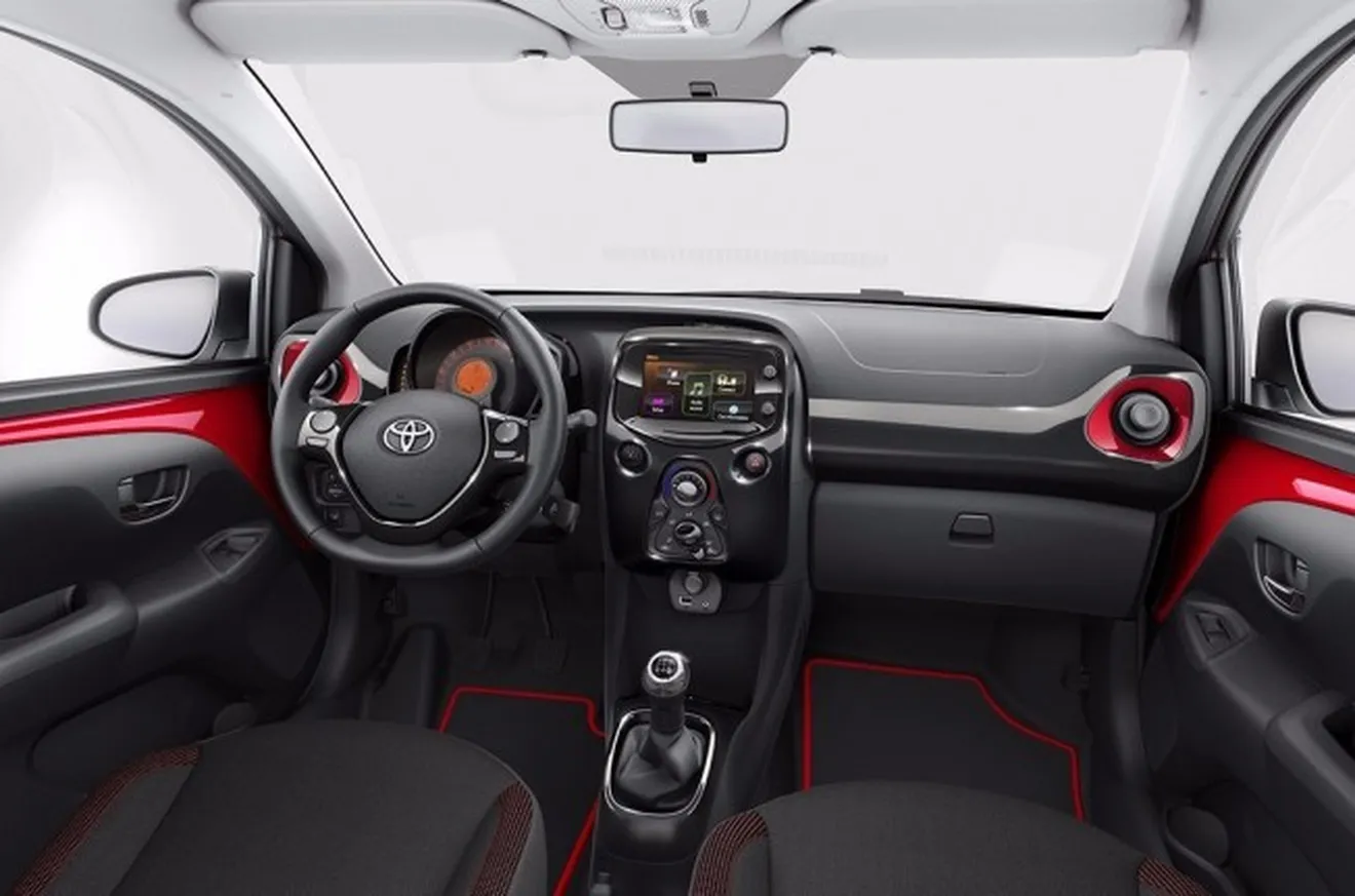 Toyota Aygo x-cite - interior