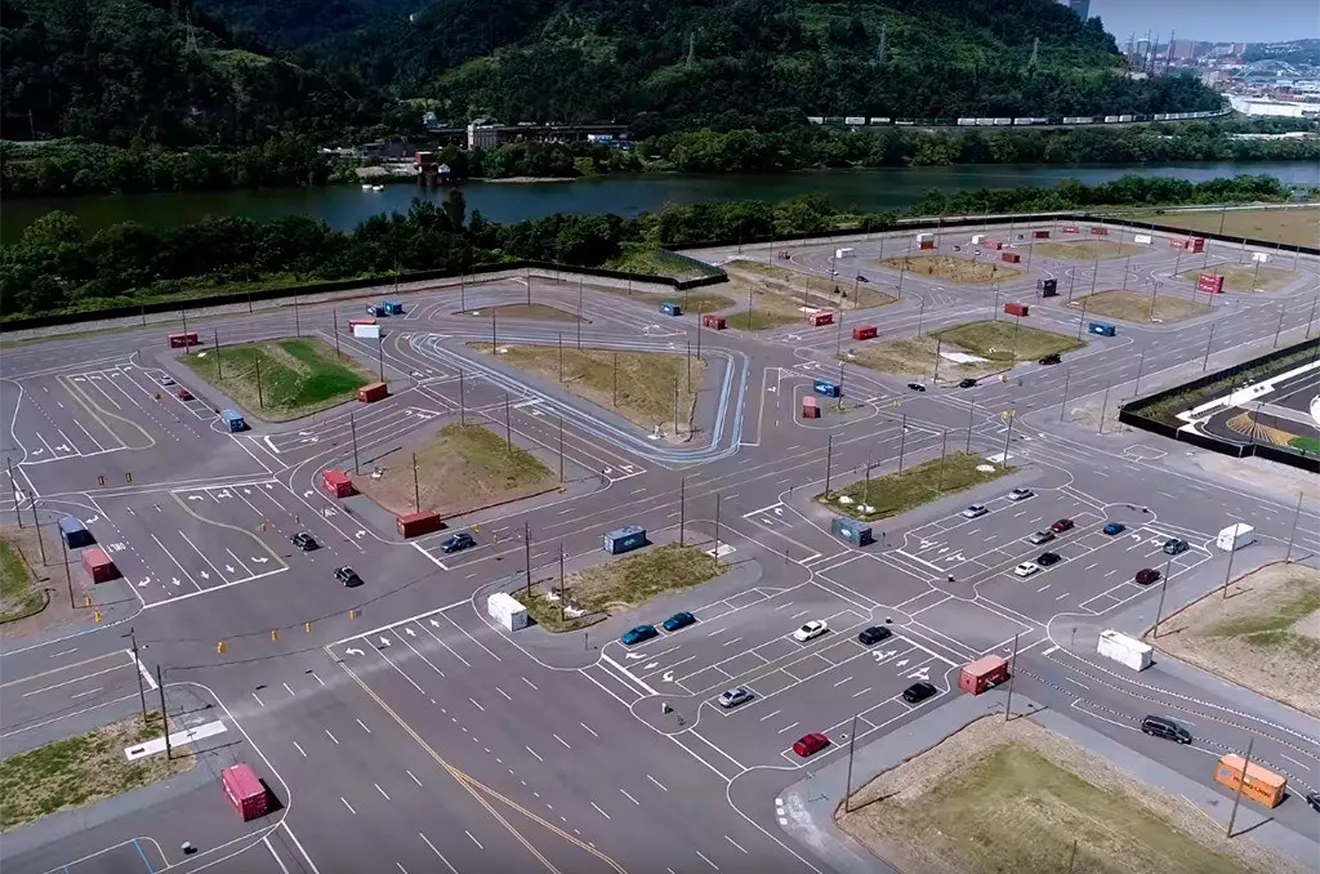 Uber crea una ‘ciudad’ en Pittsburgh para probar sus coches autónomos