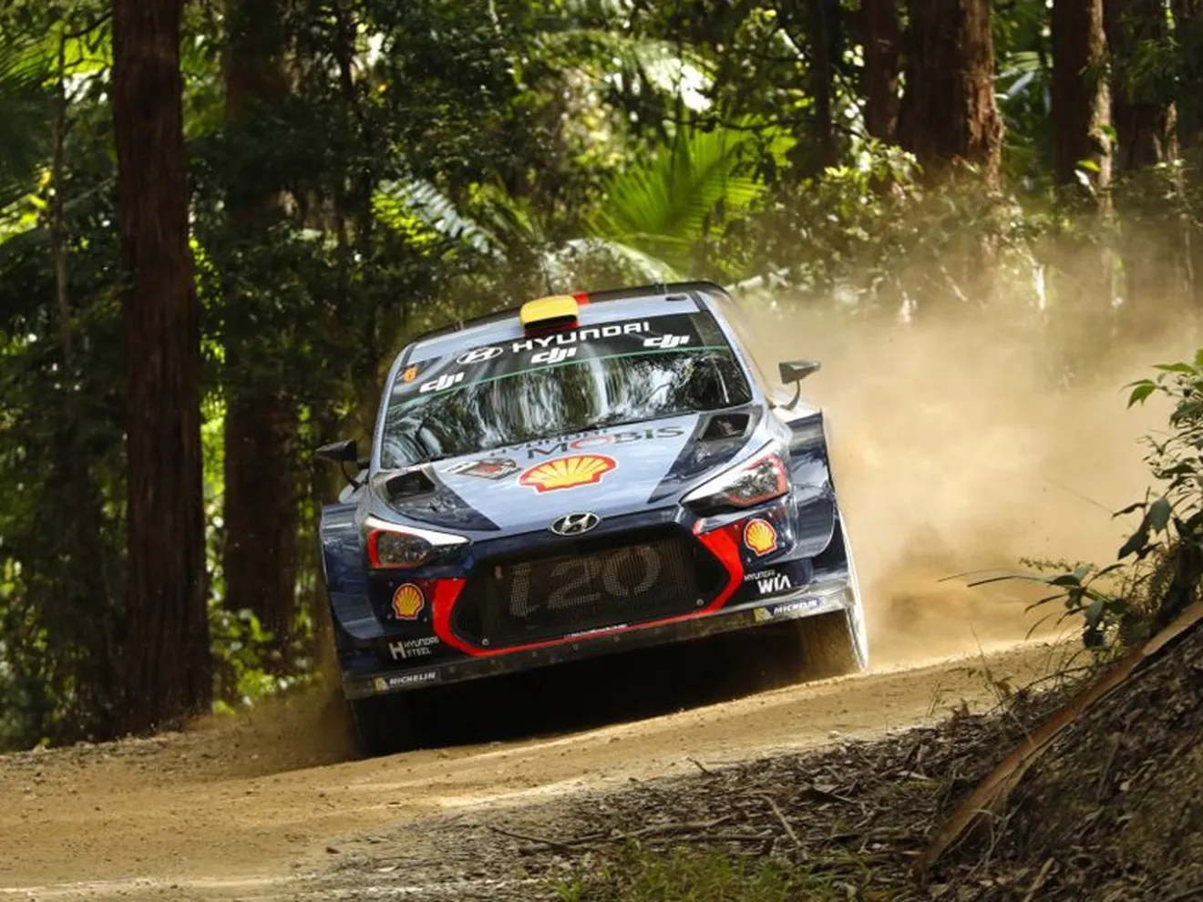 Mikkelsen no falla en el duro inicio del Rally de Australia