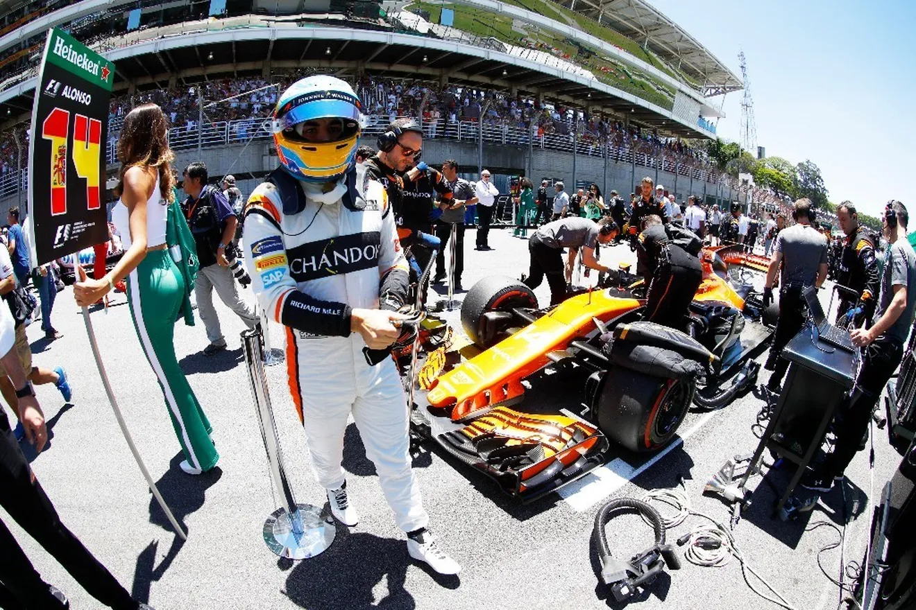 Alonso: "Nadie se ha rendido en McLaren-Honda, me quedo con el compromiso"