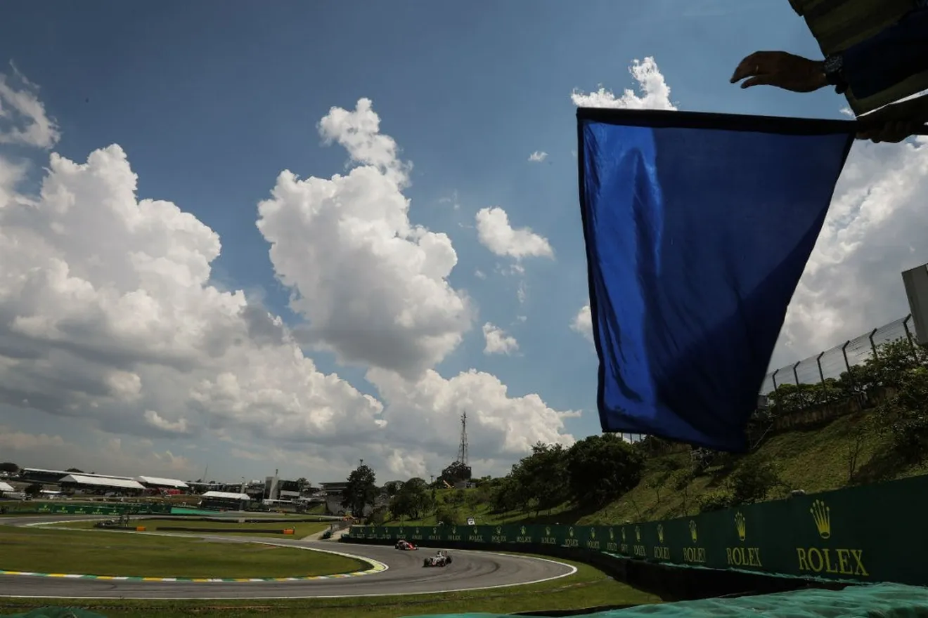 La FIA prueba un nuevo sistema de banderas azules en Brasil