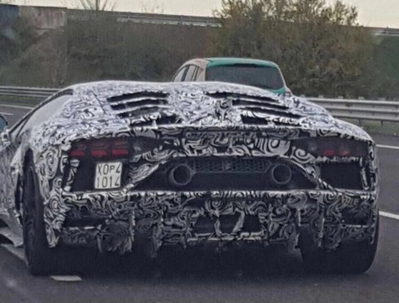 El sucesor del Lamborghini Aventador SV cazado en su formato definitivo