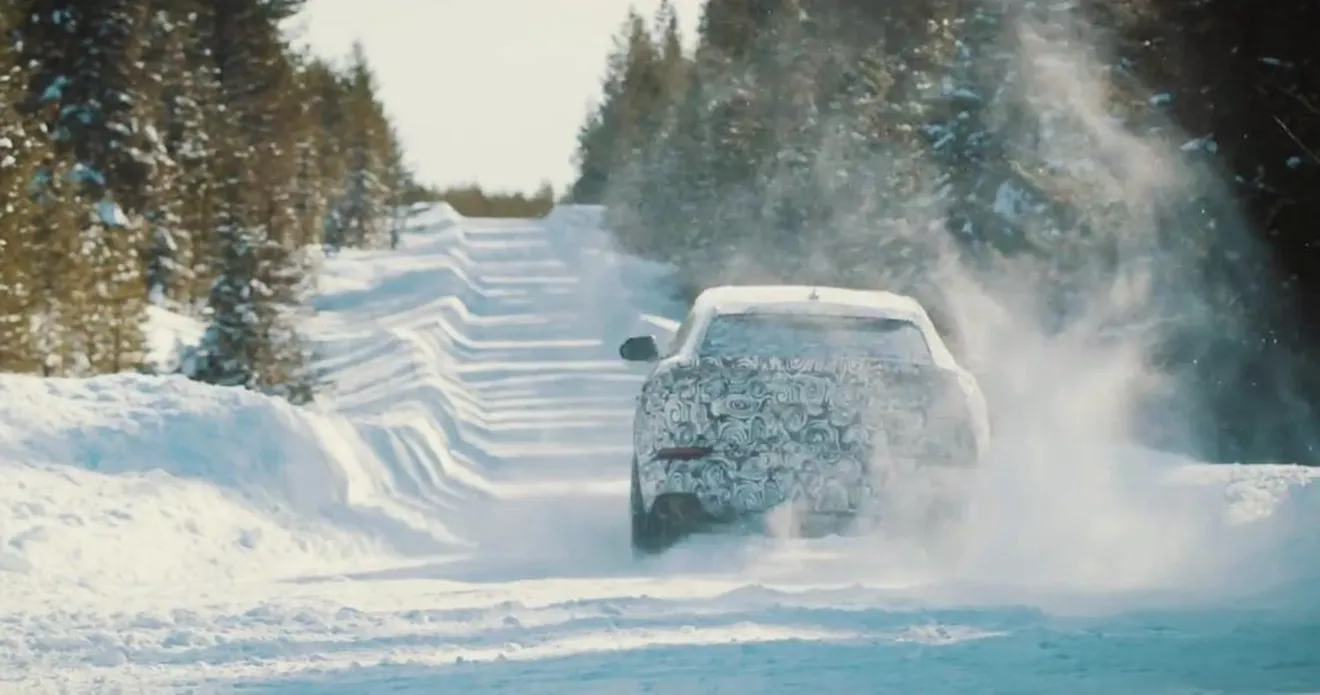 El Lamborghini Urus nos muestra su modo nieve en un nuevo teaser