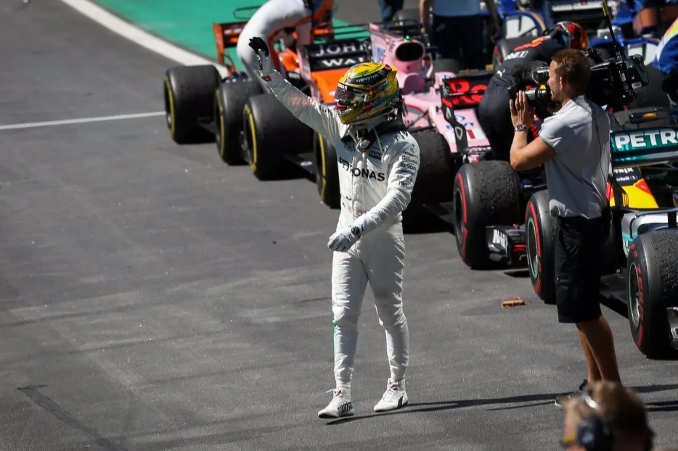 Hamilton disfruta a pesar de perder el podio: "Me recordó a mis días del karting"