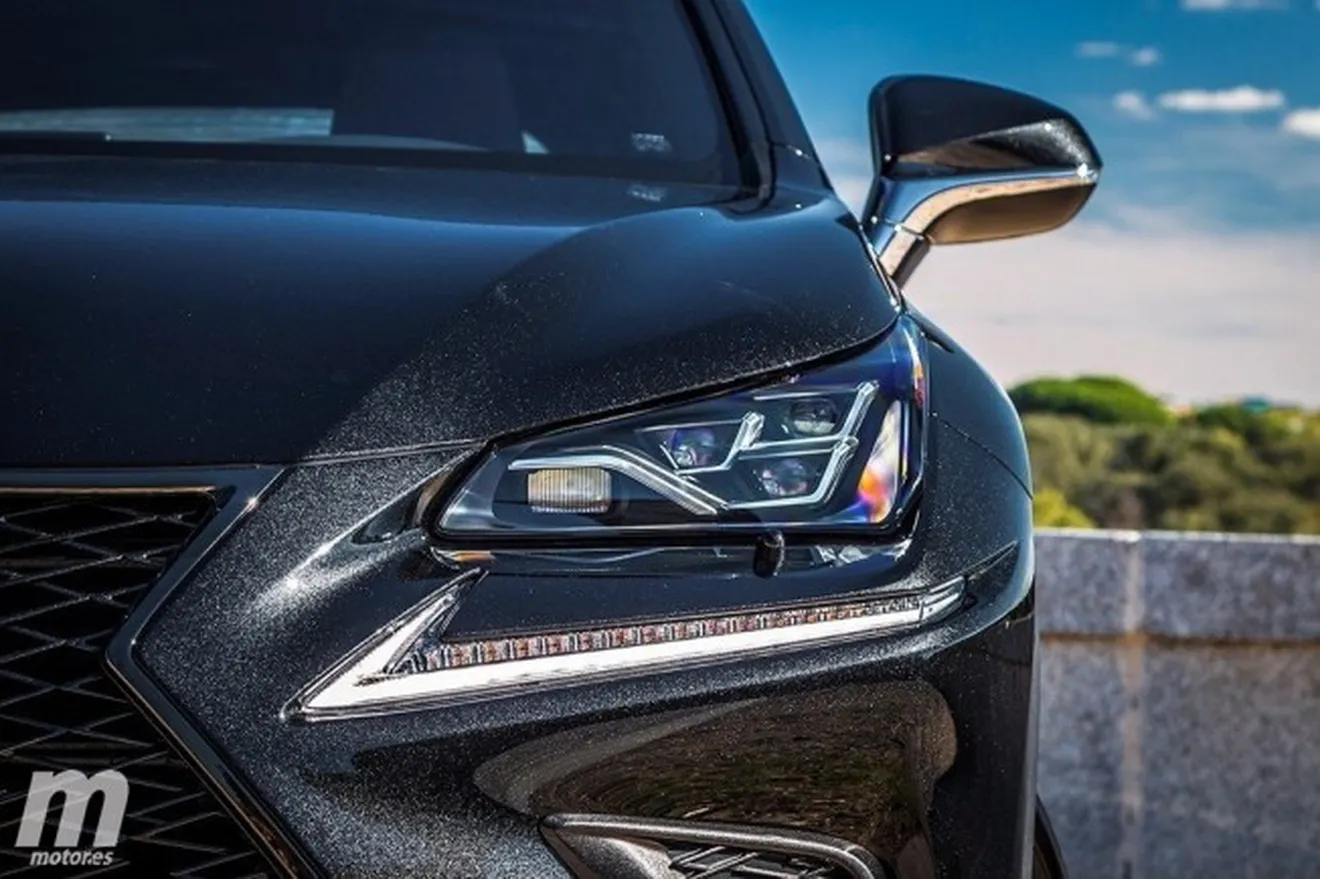 Lexus NX 300h 2018 - frontal
