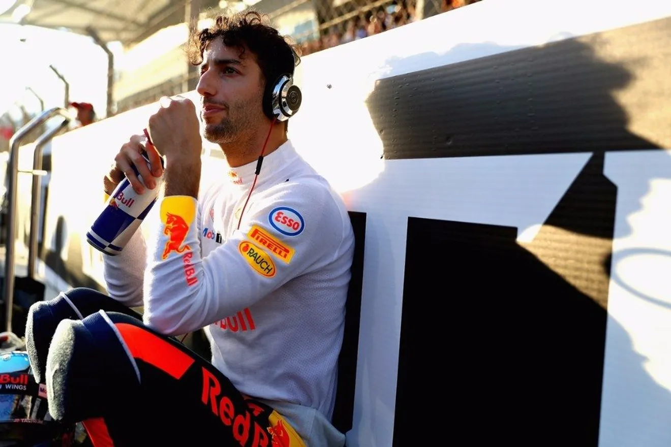Ricciardo: "Con ese coche, Kimi debería haber quedado muy por delante de mí"