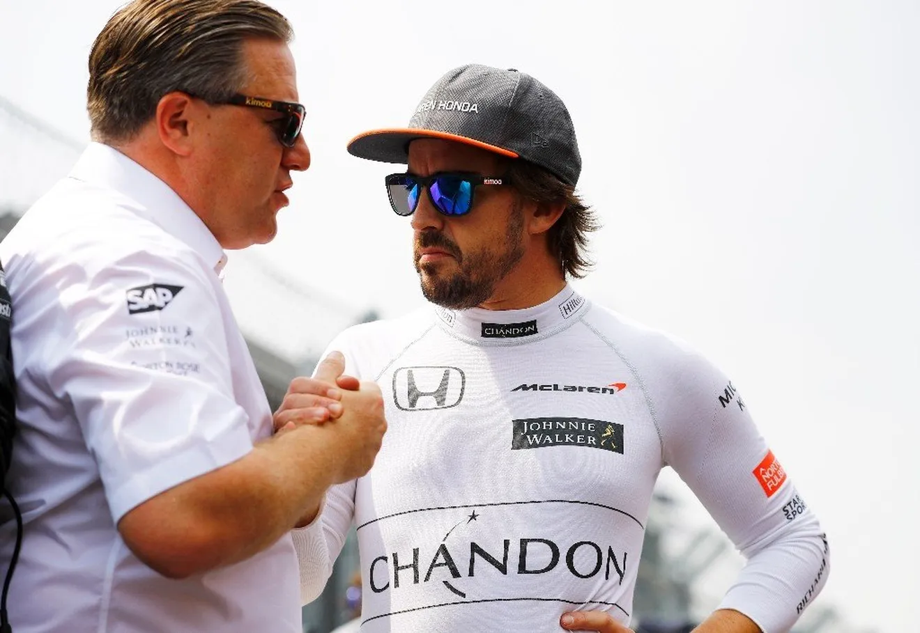 Zak Brown asegura "al 100%" que McLaren plantará cara a los tres grandes en 2018